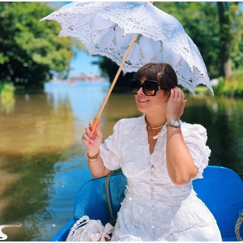 Vestido Maxi Elegante com Bordado Floral e Manga Puff