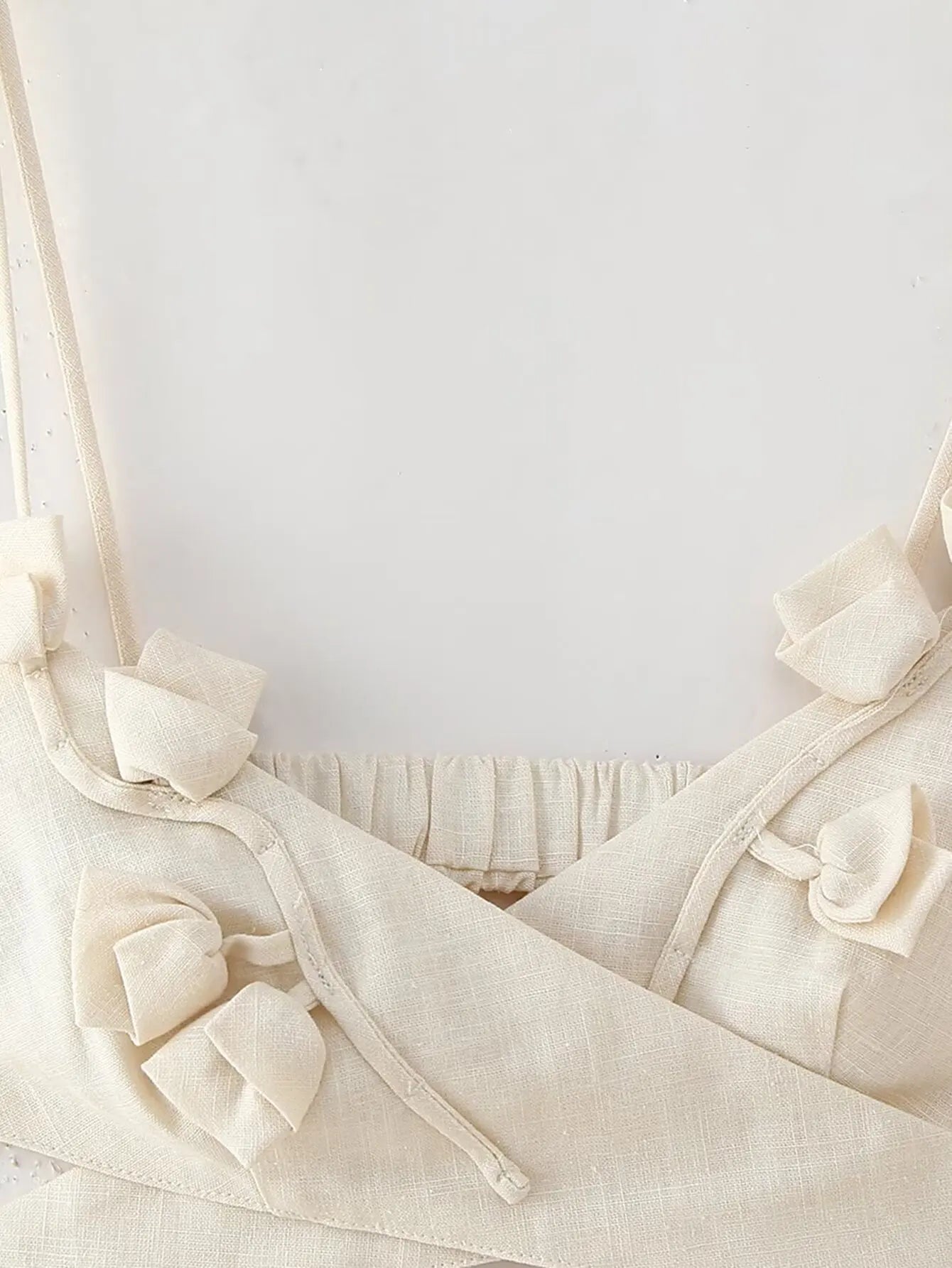 Top Feminino Elegante com Laços e Renda