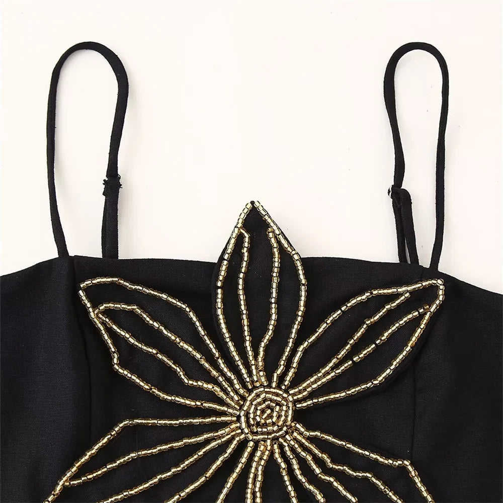 Top de Tubo Plissado com Detalhe Floral