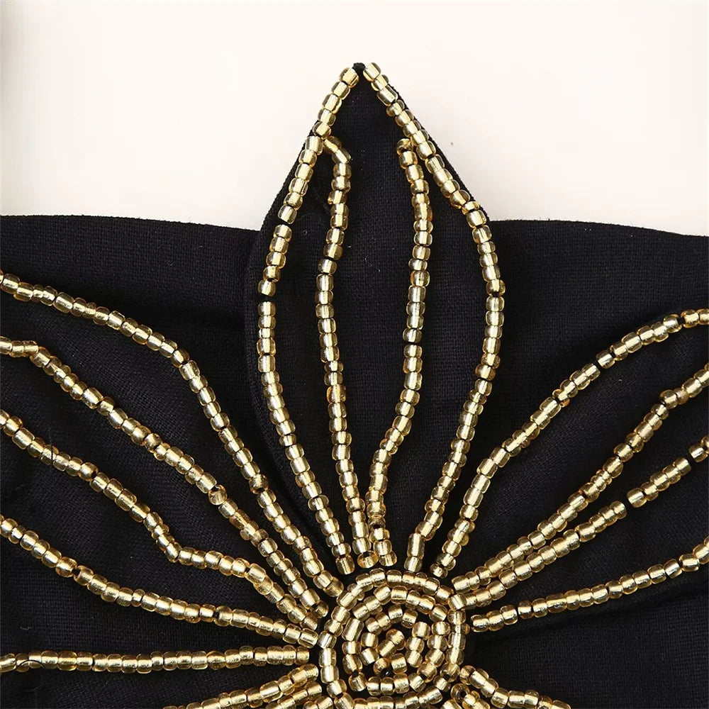 Top de Tubo Plissado com Detalhe Floral