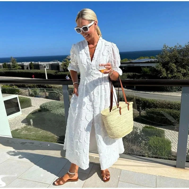 Vestido Maxi Elegante com Bordado Floral e Manga Puff