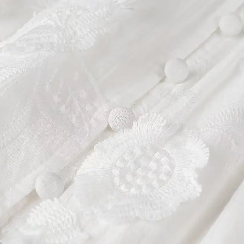 Vestido Maxi Elegante com Bordado Floral e Manga Puff