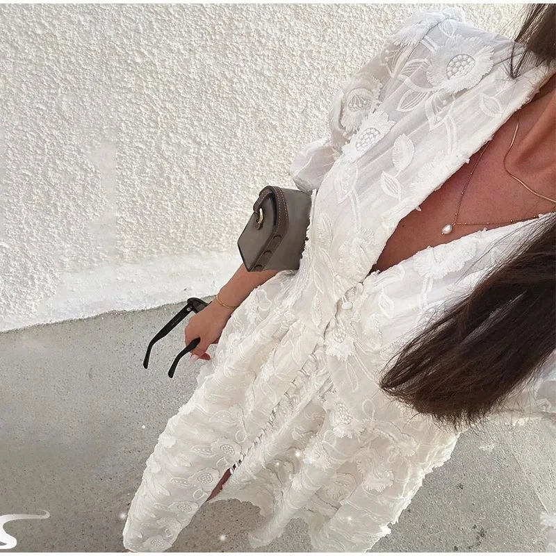 Vestido Maxi Elegante com Bordado Floral e Manga Puff