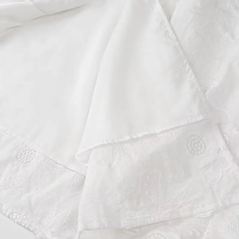 Vestido Maxi Elegante com Bordado Floral e Manga Puff