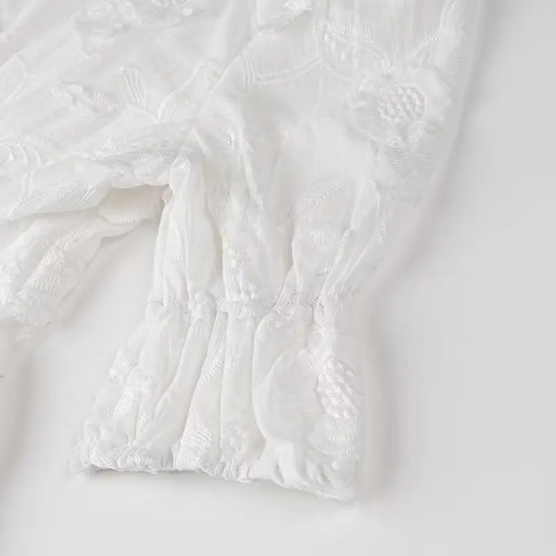 Vestido Maxi Elegante com Bordado Floral e Manga Puff