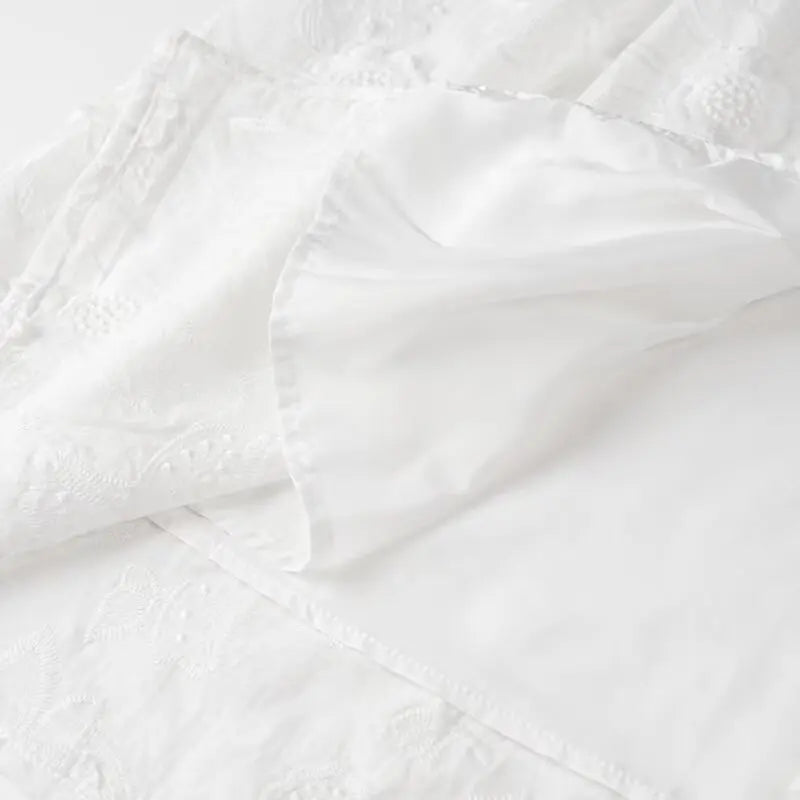 Vestido Maxi Elegante com Bordado Floral e Manga Puff