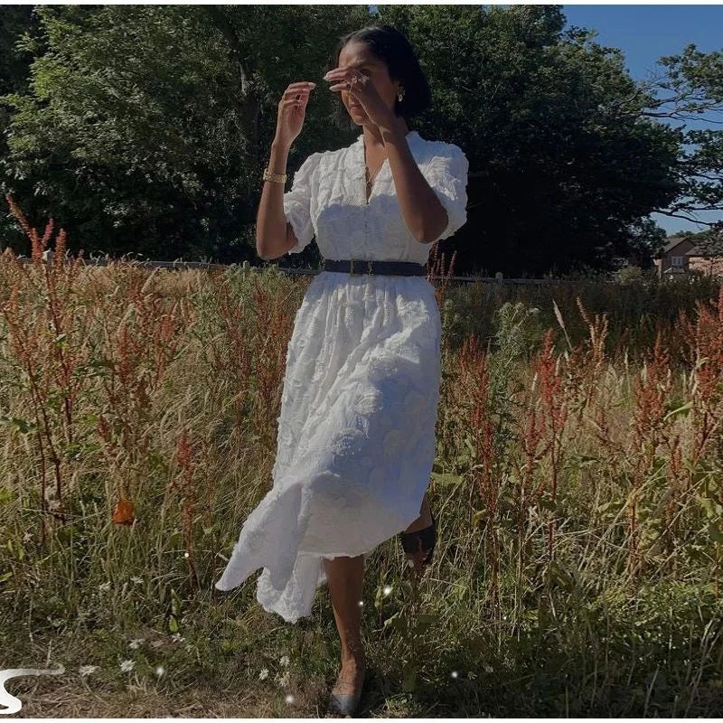 Vestido Maxi Elegante com Bordado Floral e Manga Puff