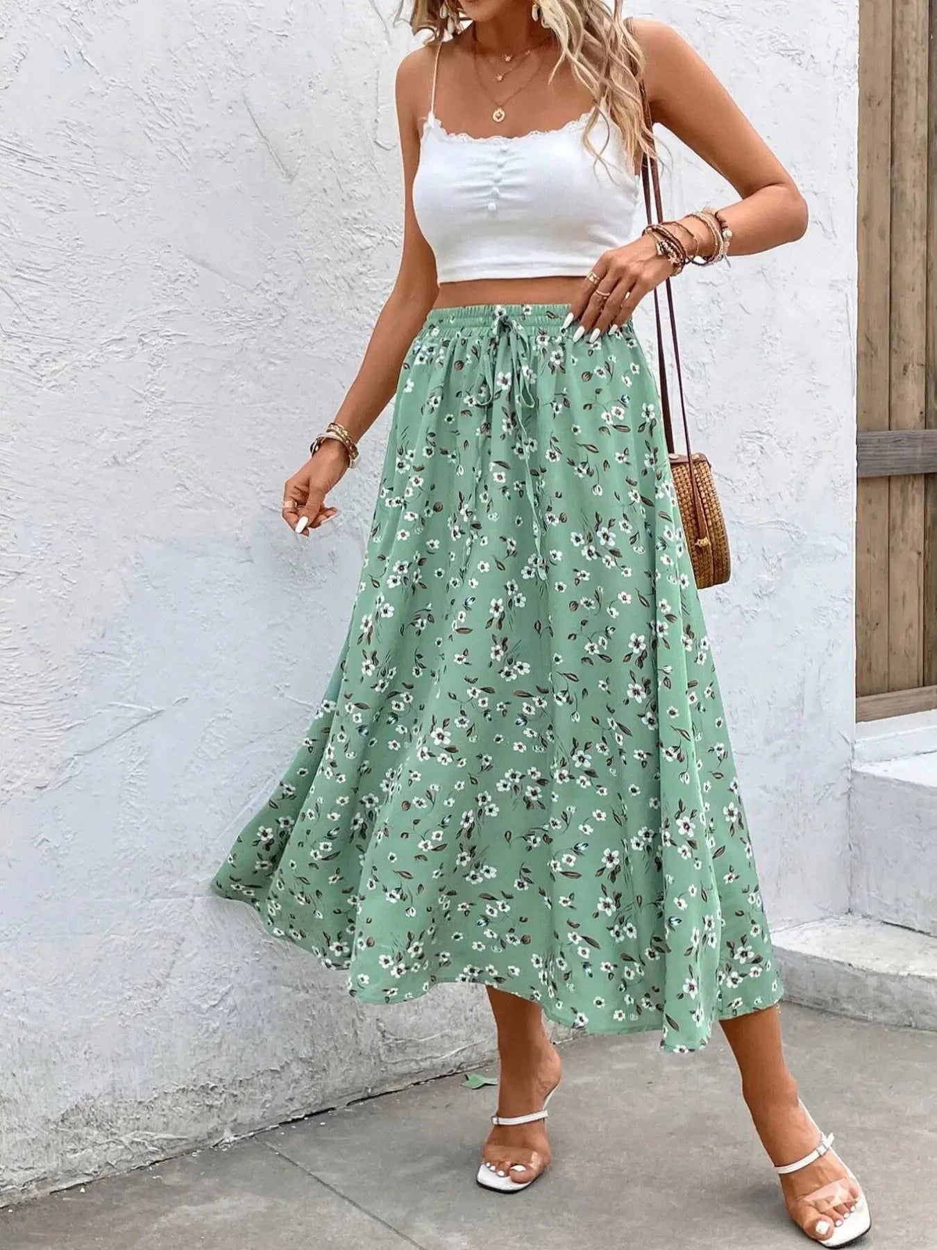 Saia Midi Floral com Cordão Elegante