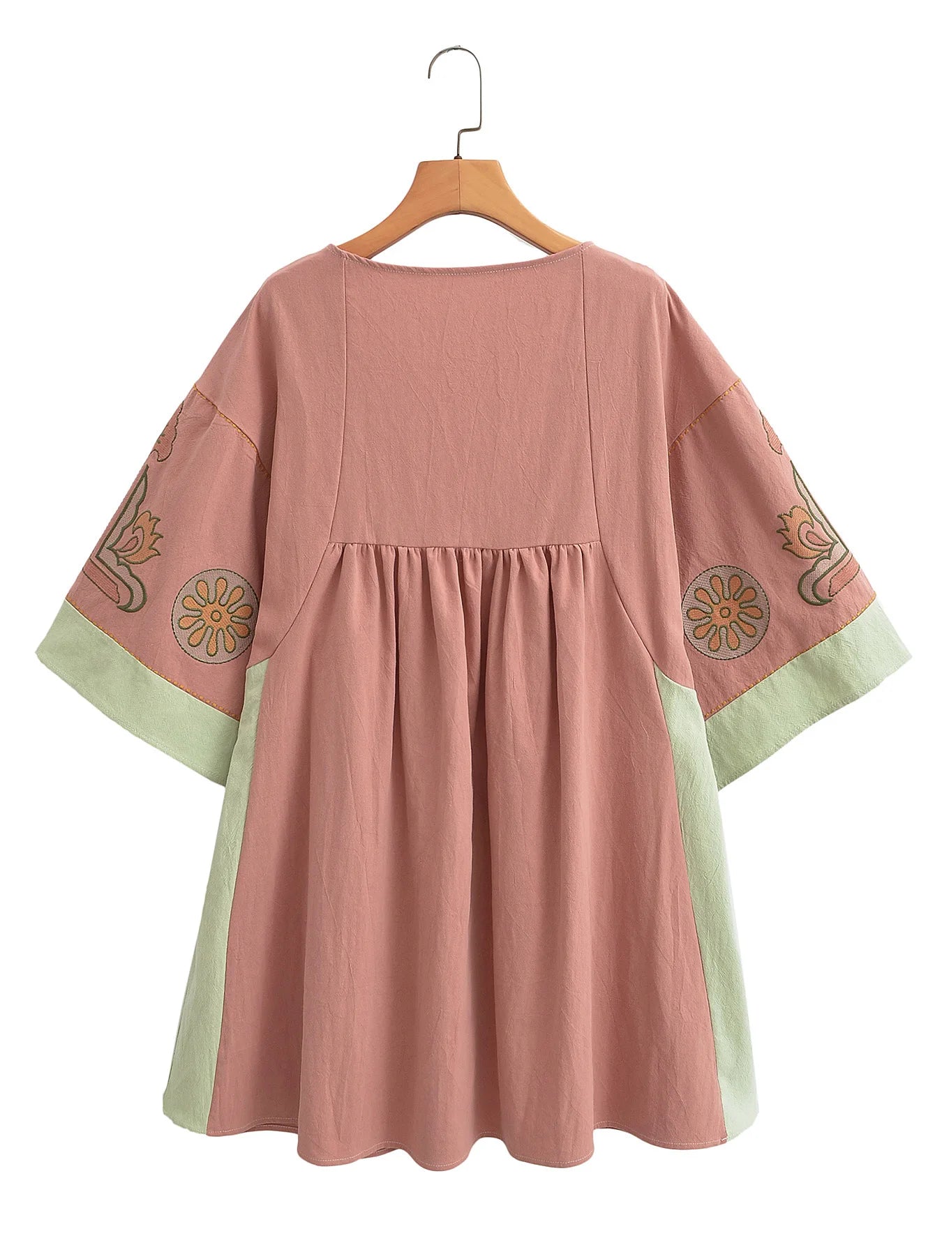 Bata Vestido Bordada Rosa e Verde
