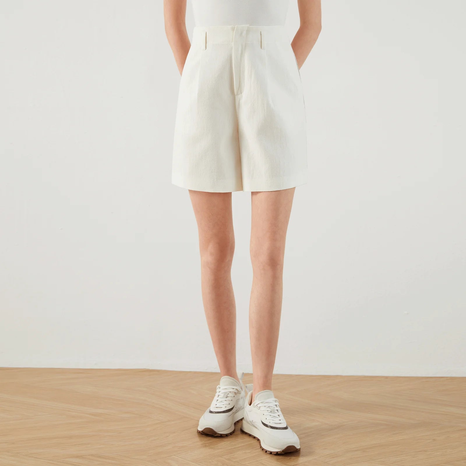 Short Feminino de Linho com Cintura Alta