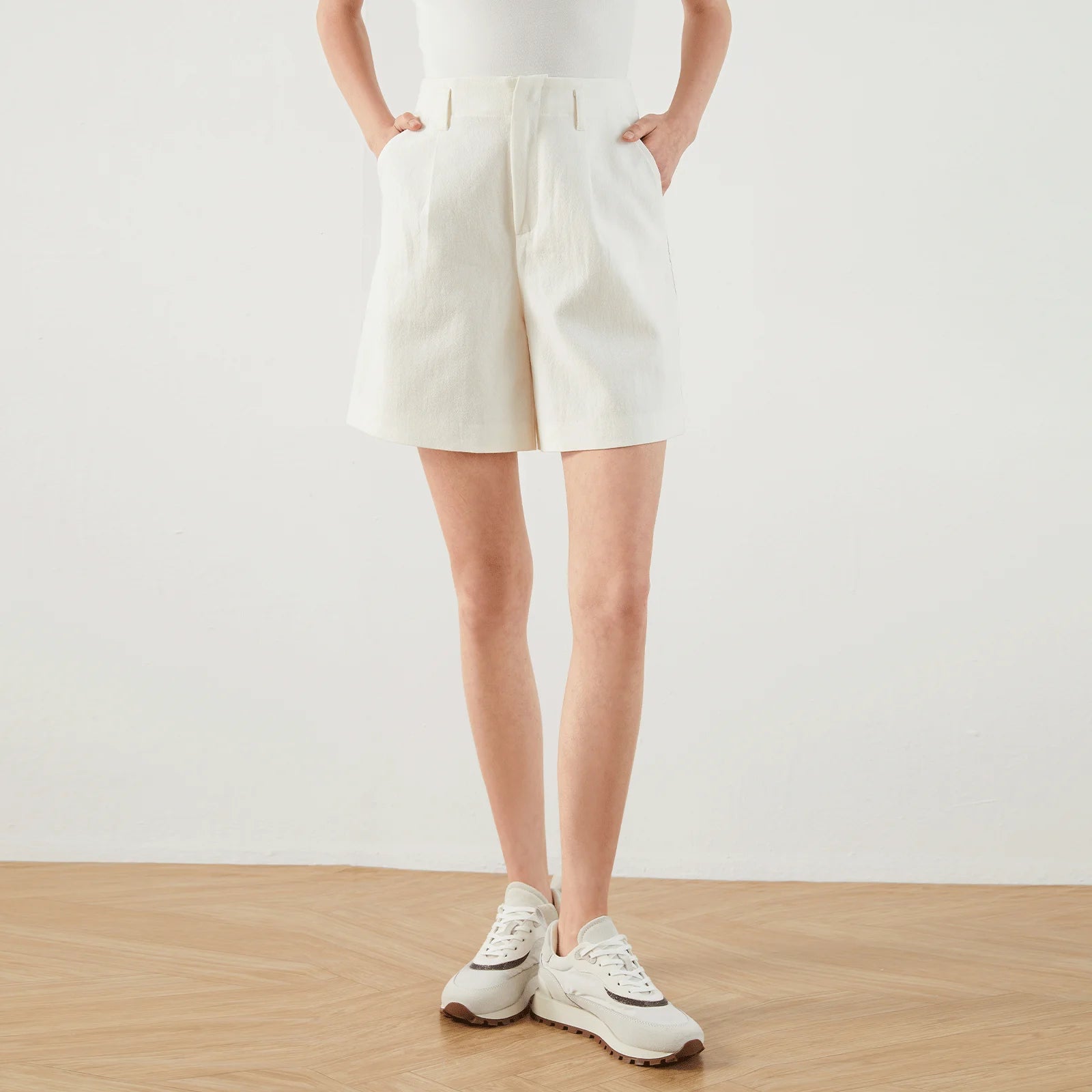 Short Feminino de Linho com Cintura Alta