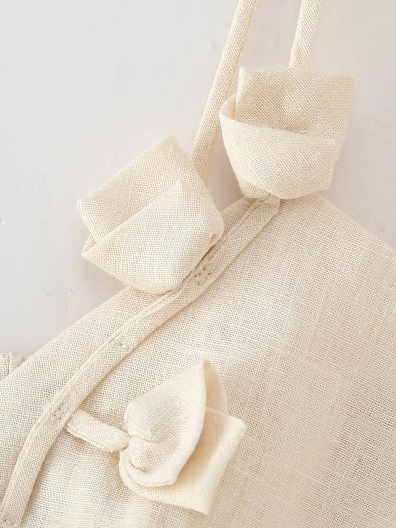 Top Feminino Elegante com Laços e Renda